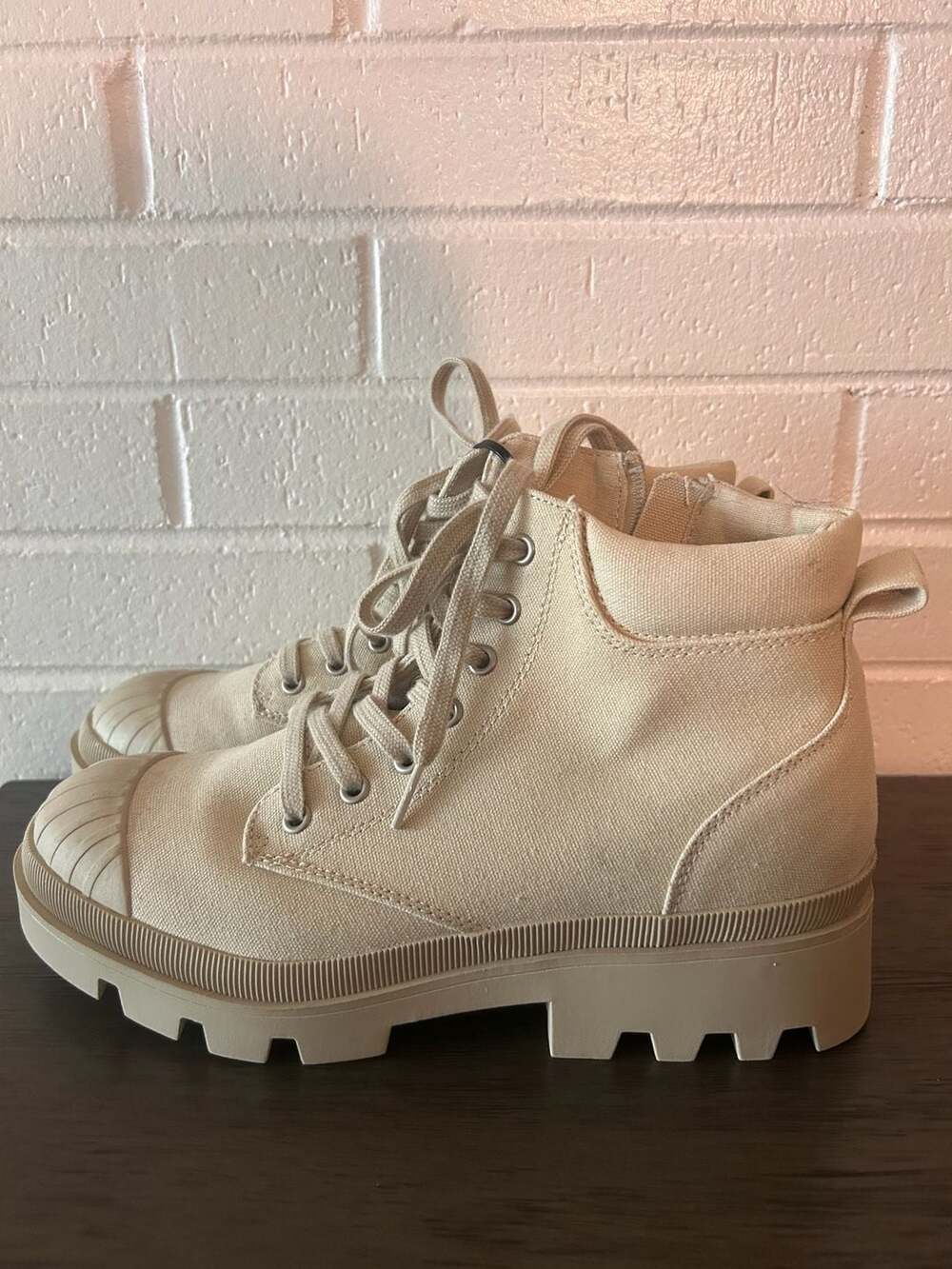 Falls Creek Women's Beige Canvas Lace-Up Chunky Combat Boots Size 10